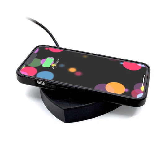 Chargeur sans fil arrondi en bois, chêne noir - La Cabane à Loulous