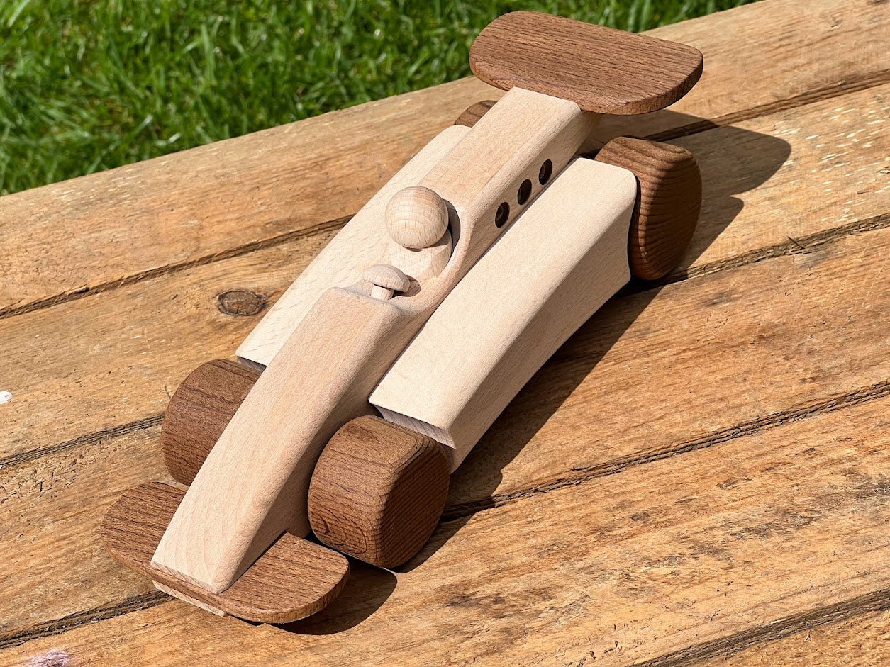 Voiture de course Formule 1 en bois : F1 artisanale avec pilote - La Cabane à Loulous