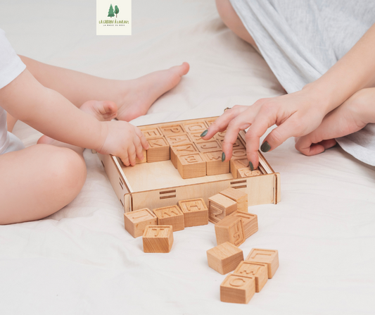 Jouets en bois : pourquoi ils séduisent à nouveau parents et enfants