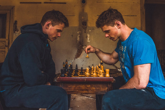 Partie d'echecs légendaire: Bogoljubov contre Alekhine, Hastings 1922 - La Cabane à Loulous