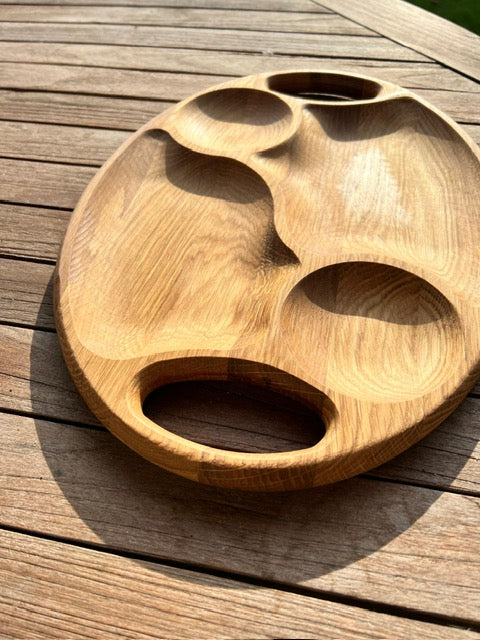 Plateau ovale avec compartiments en bois fait main