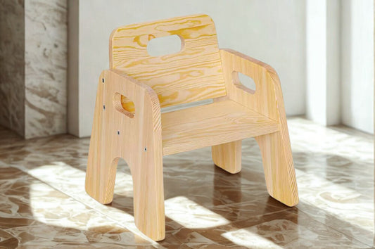 Chaise pour enfant de type Montessori