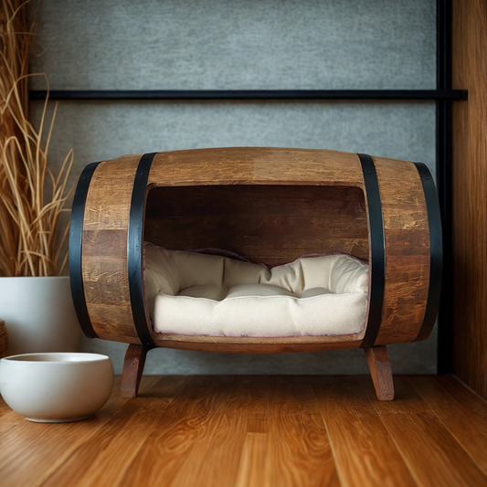 Niche pour chien en bois fait main en forme de tonneau