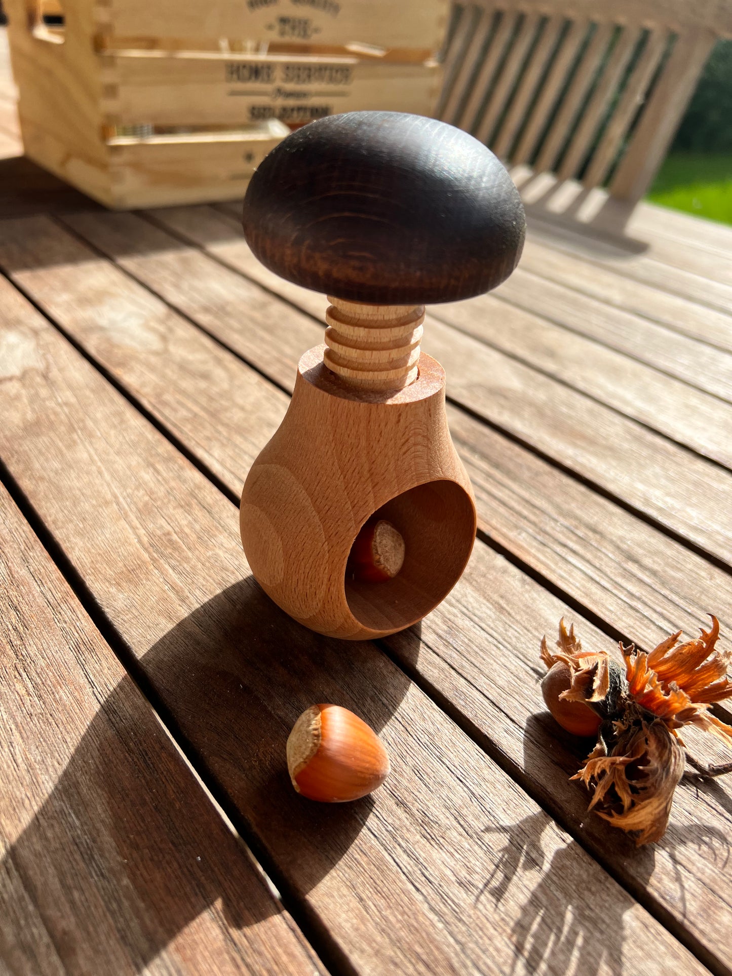 Casse-noix et casse-noisette en bois artisanal naturel