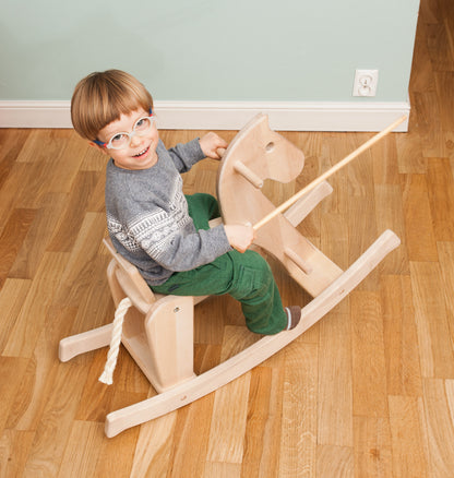 Cheval à bascule en bois