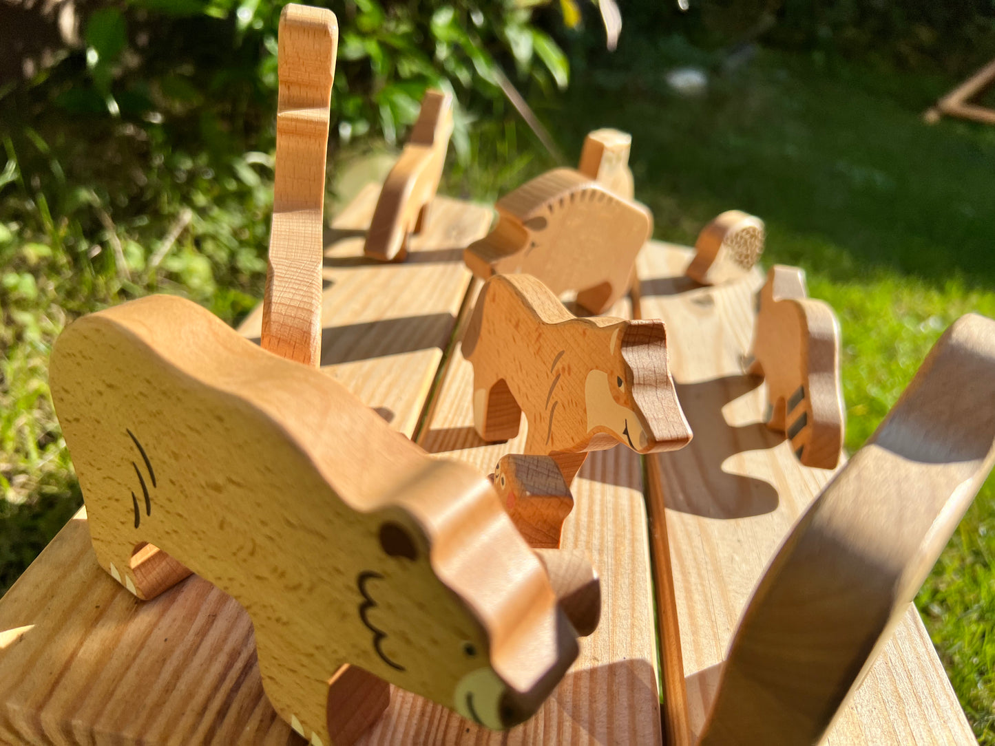 Lot de 10 figurines d’animaux de la forêt en bois artisanales durables