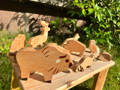 Lot de 10 figurines d’animaux de la forêt en bois artisanales durables