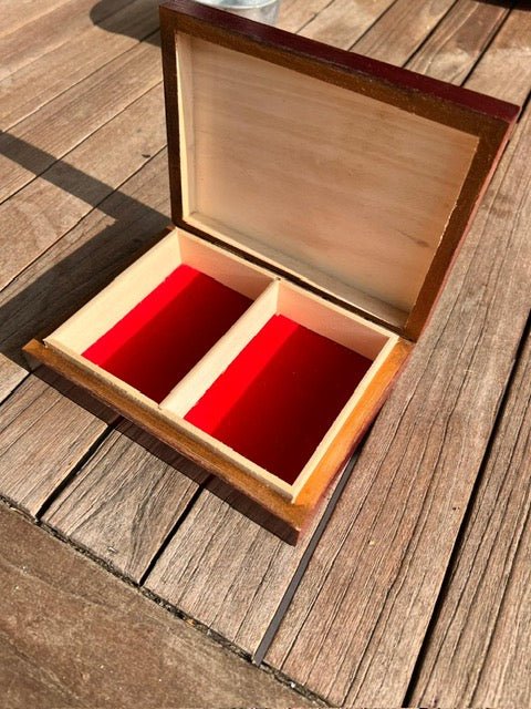 Coffret 2 Jeux de Cartes en Bois : écrin multi - jeux artisanal en sycomore élégant - La Cabane à Loulous