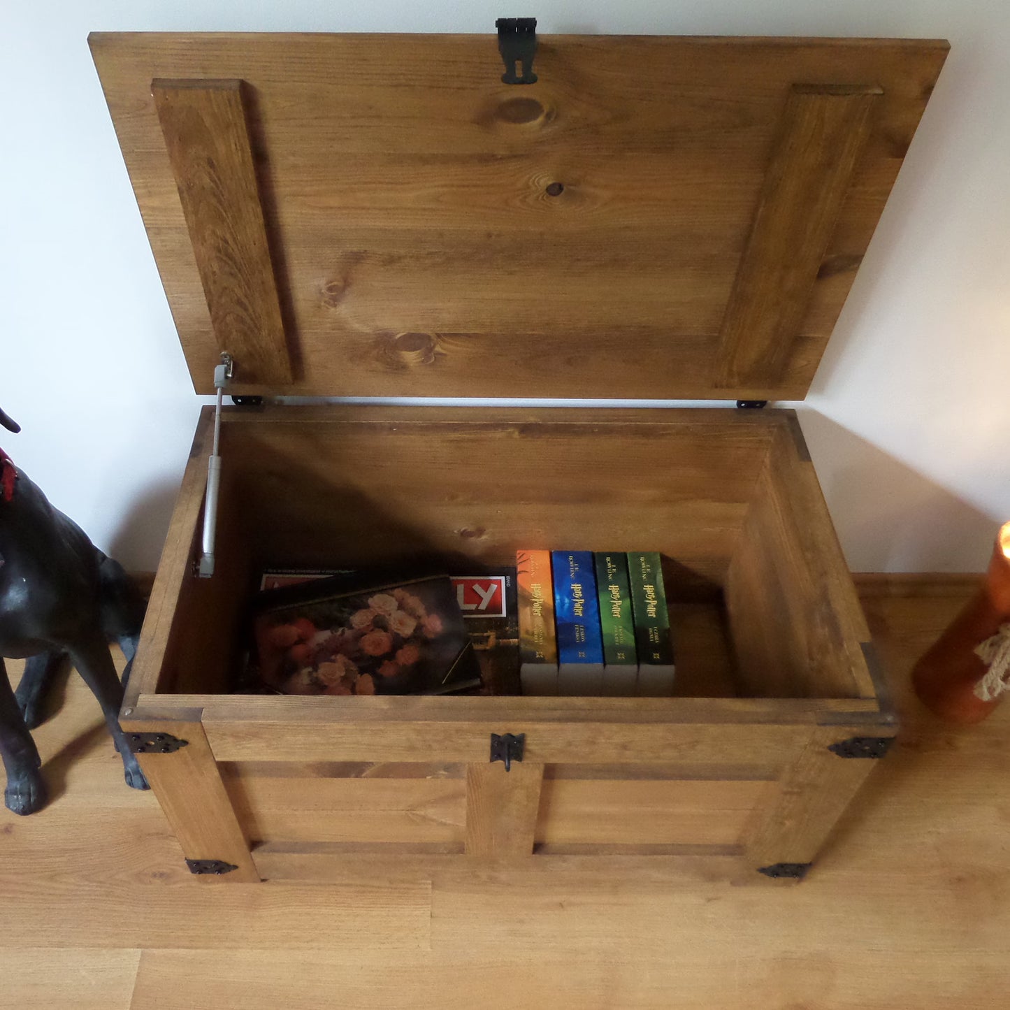 Coffre en bois avec couvercle fait main