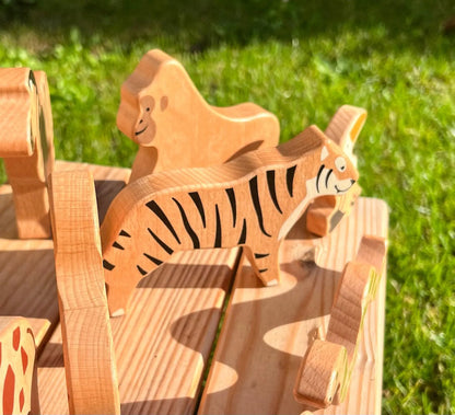 Figurines d'animaux de la jungle en bois fait main