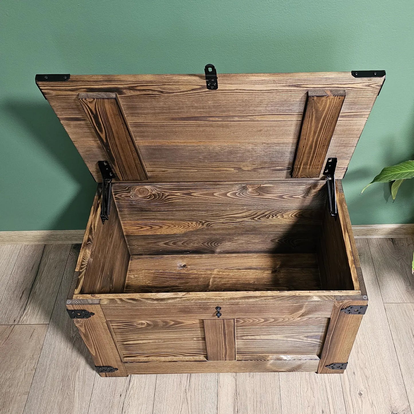 Coffre en bois avec couvercle fait main couleur wengé