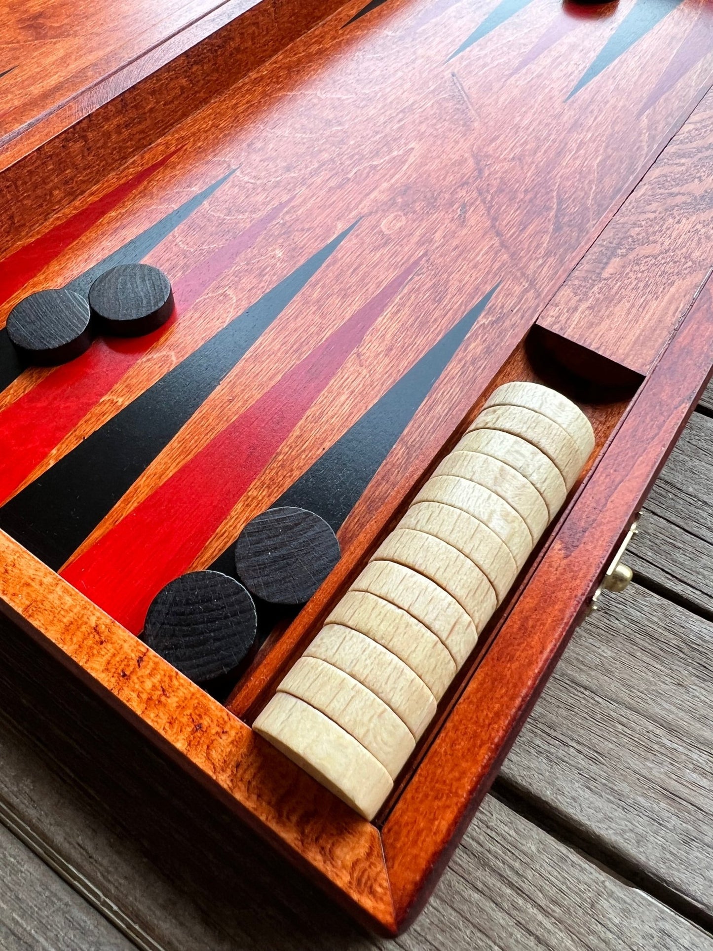 Jeu de Backgammon fait main bois marquété - La Cabane à Loulous