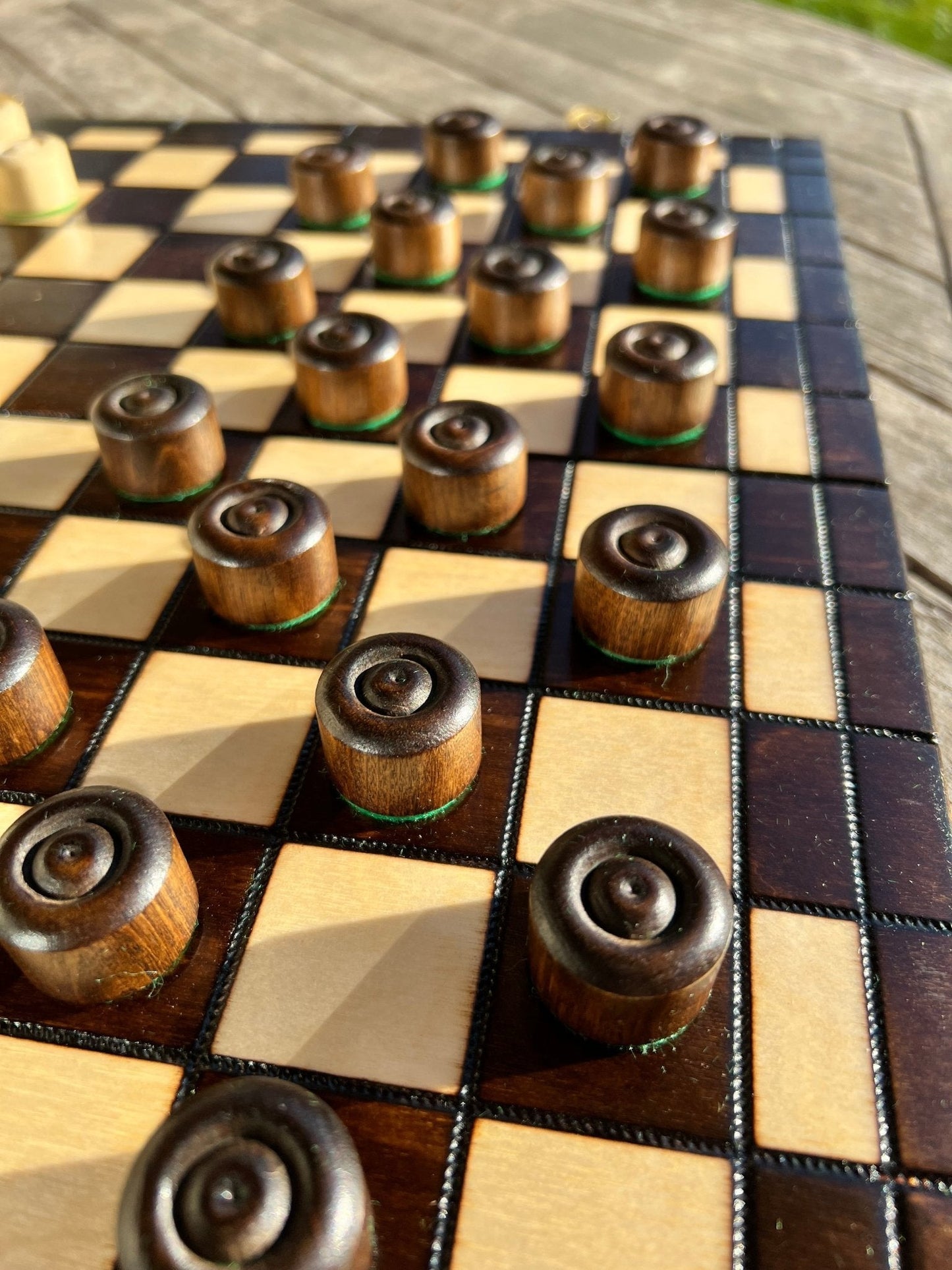 Jeu de Dames pliable en bois – Plateau 40 × 40 cm et pions inclus - La Cabane à Loulous