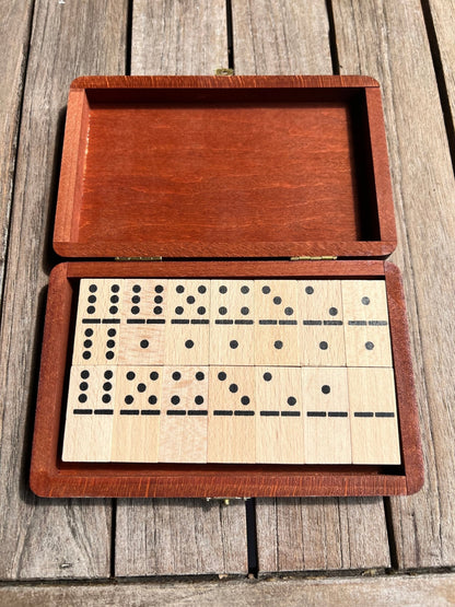 Jeu de Domino en Bois de Voyage fait main - La Cabane à Loulous