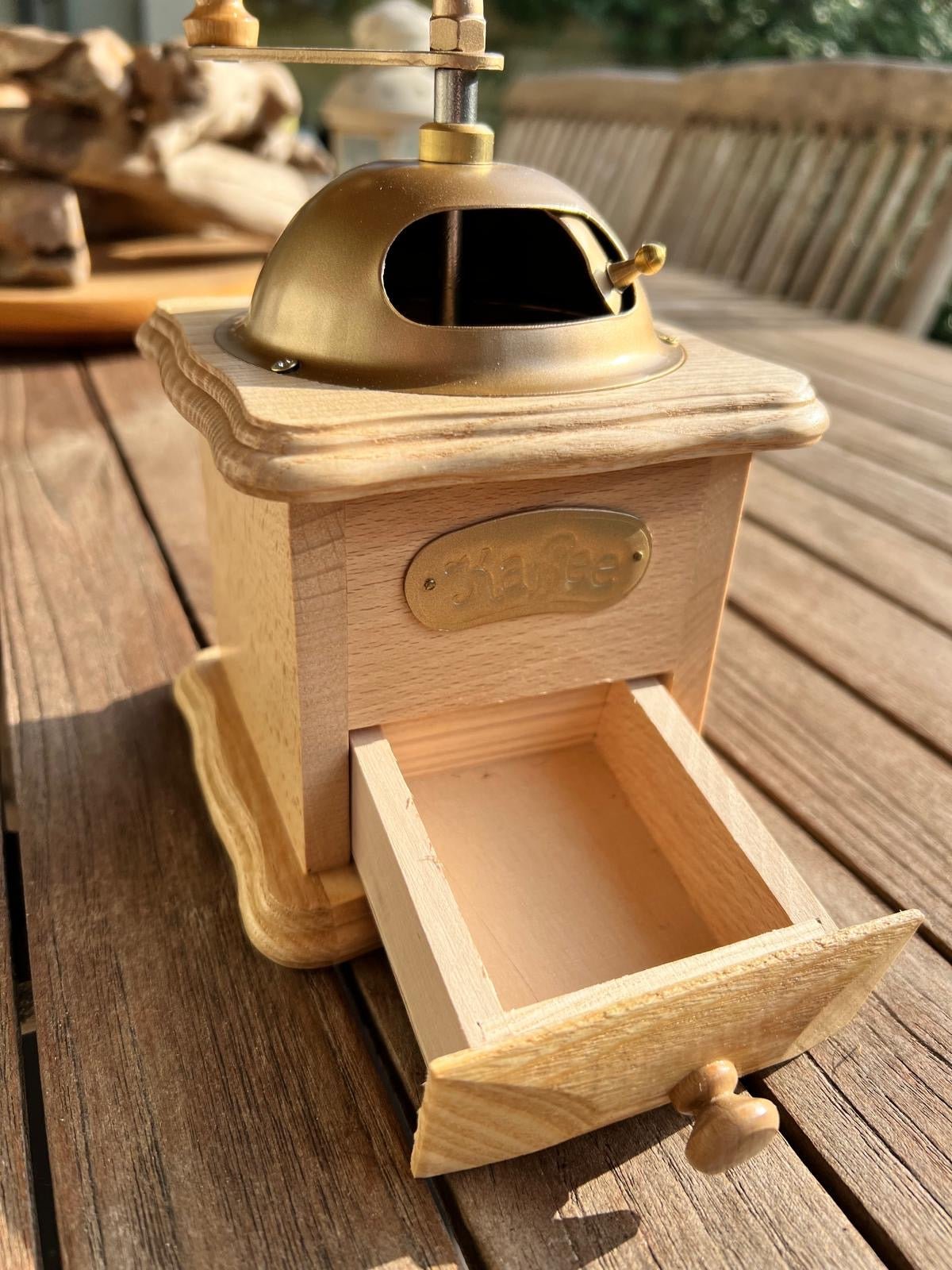 Moulin à Café Manuel en bois fait main - La Cabane à Loulous