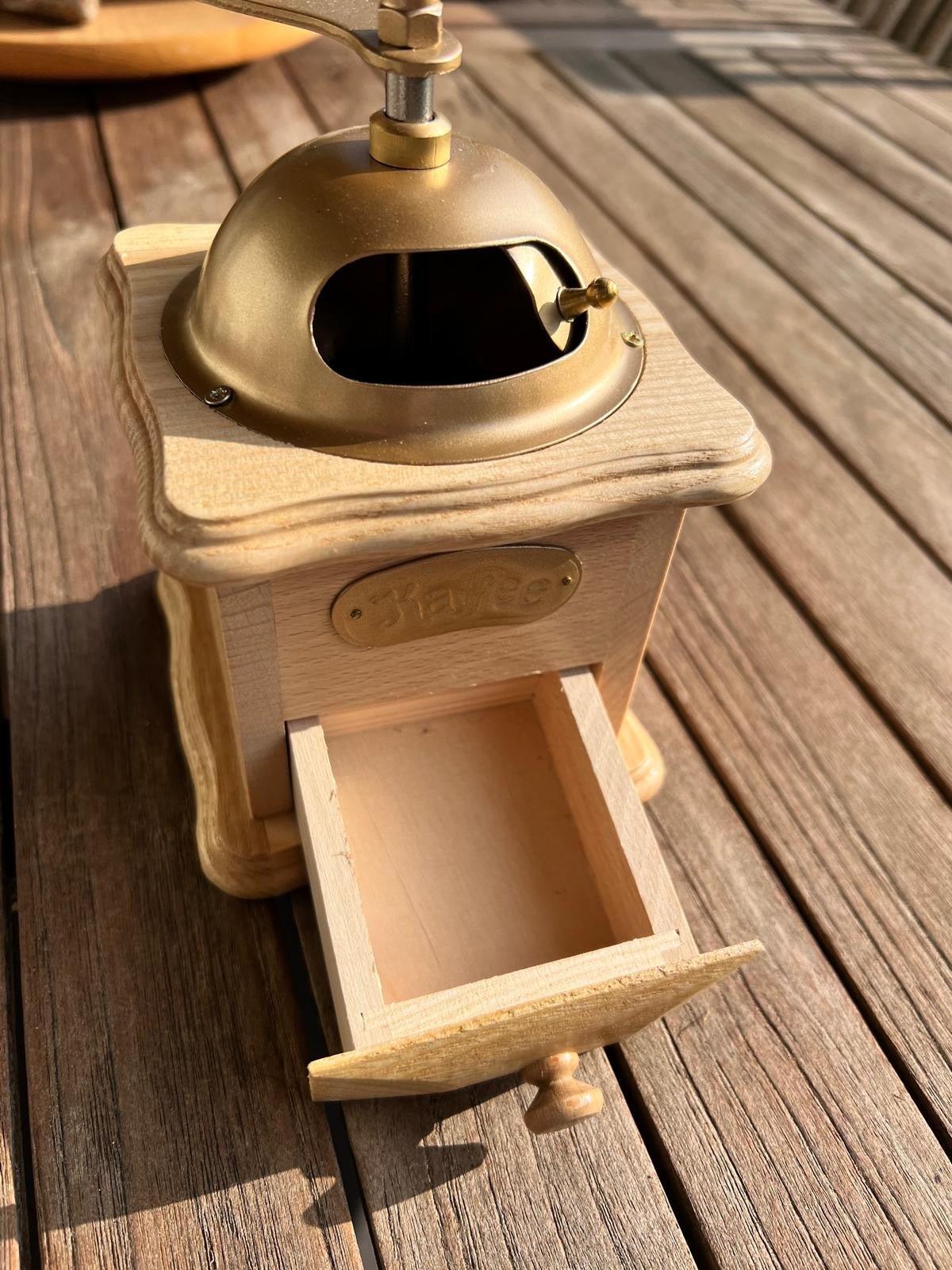 Moulin à Café Manuel en bois fait main - La Cabane à Loulous