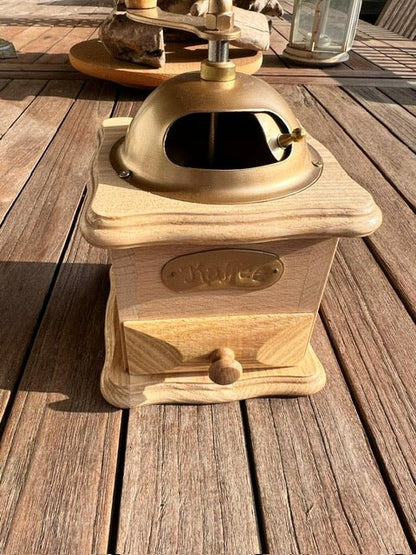 Moulin à Café Manuel en bois fait main - La Cabane à Loulous
