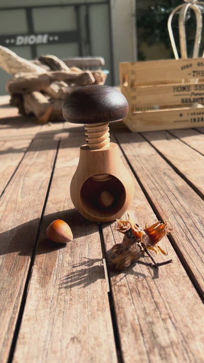 Casse-noix et casse-noisette en bois artisanal naturel