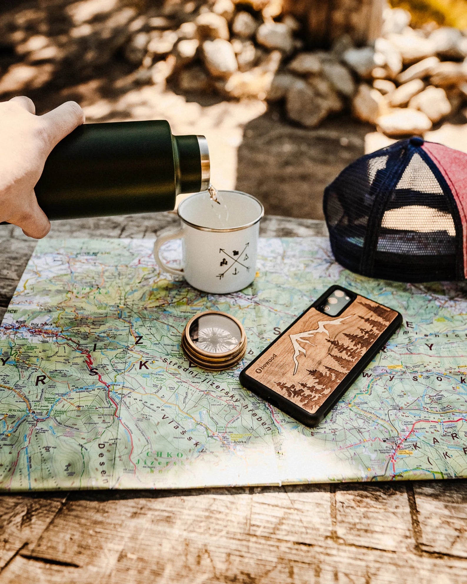 Protection Téléphone Mountains Imbuia Real Wood - La Cabane à Loulous