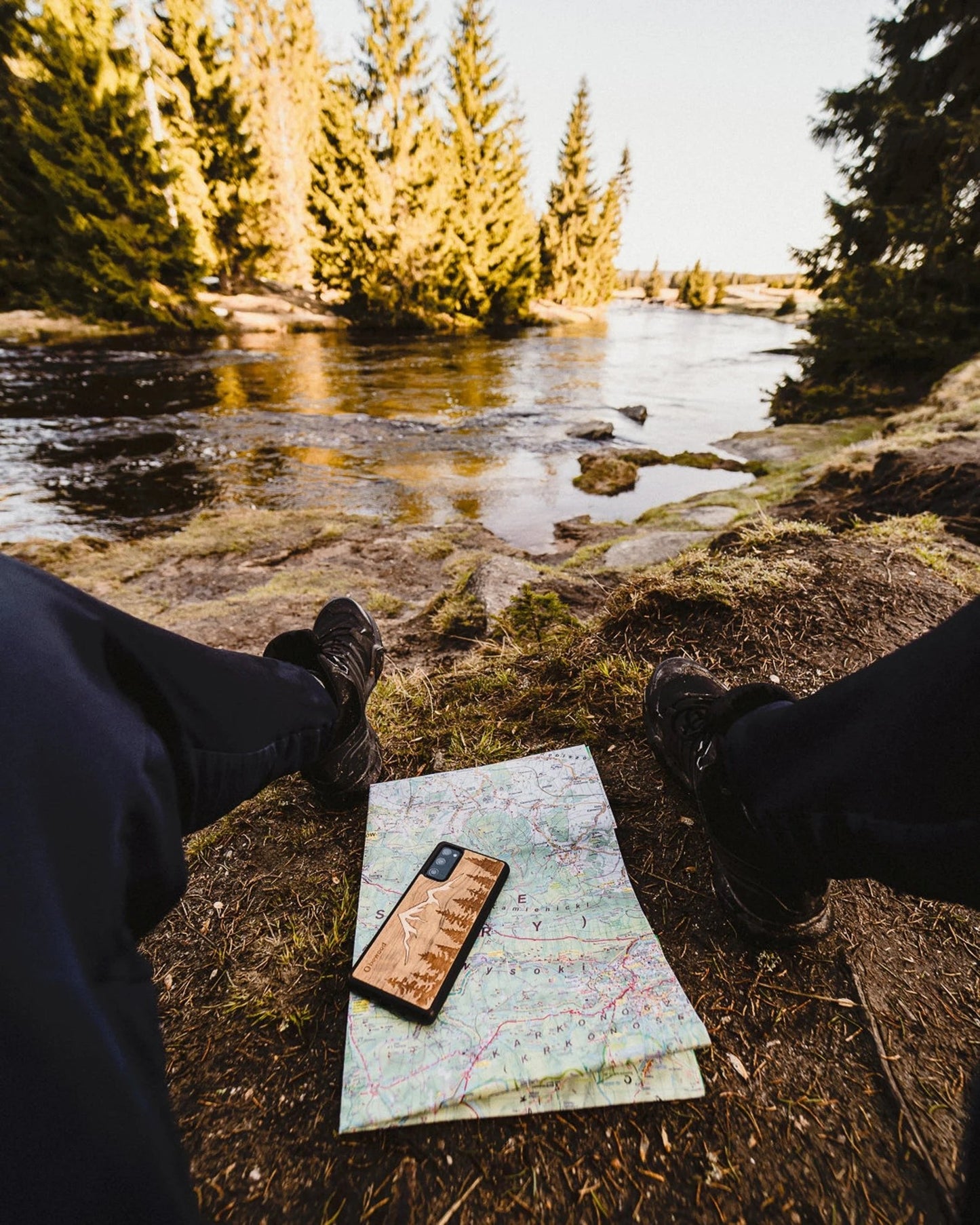 Protection Téléphone Mountains Imbuia Real Wood - La Cabane à Loulous