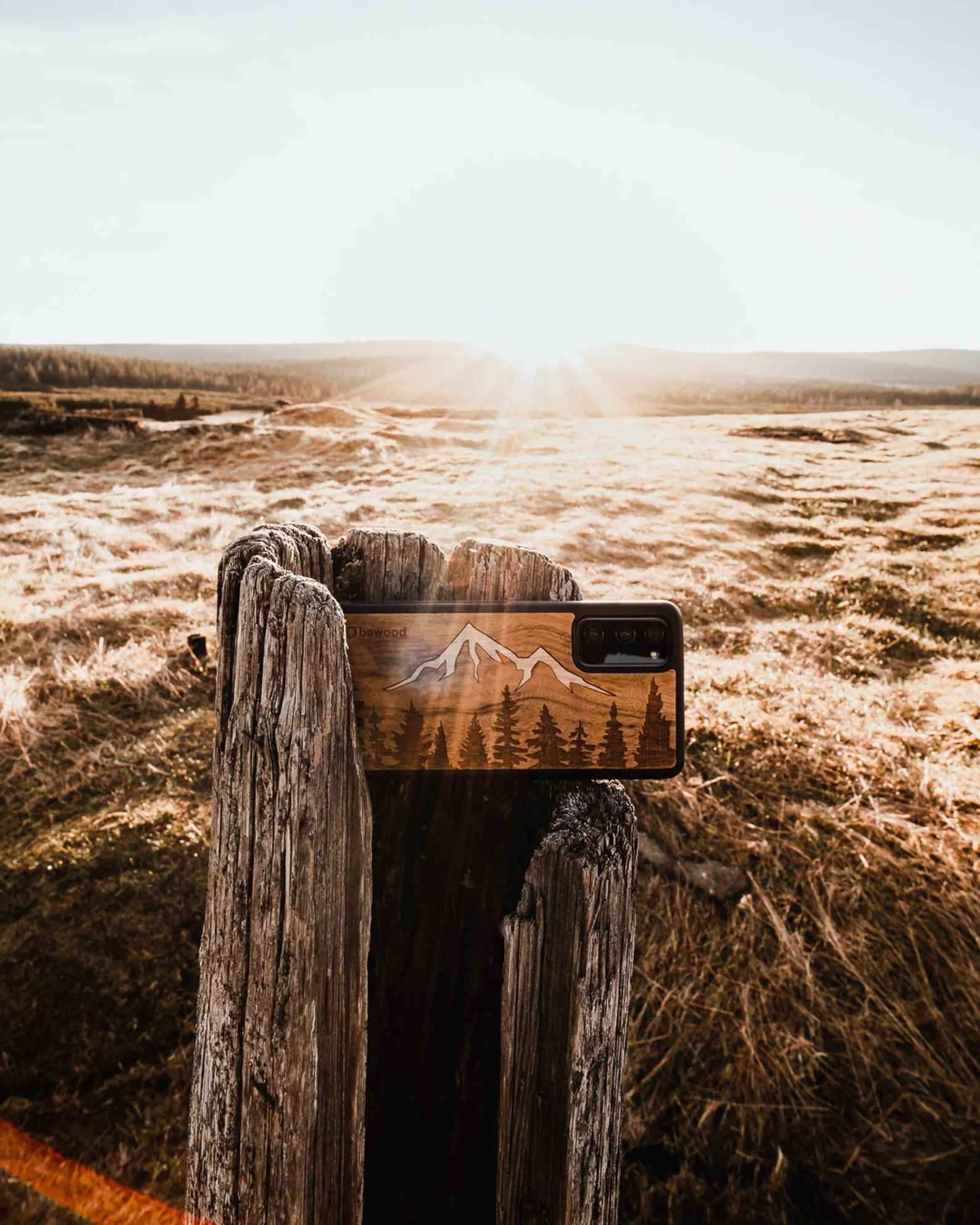 Protection Téléphone Mountains Imbuia Real Wood - La Cabane à Loulous