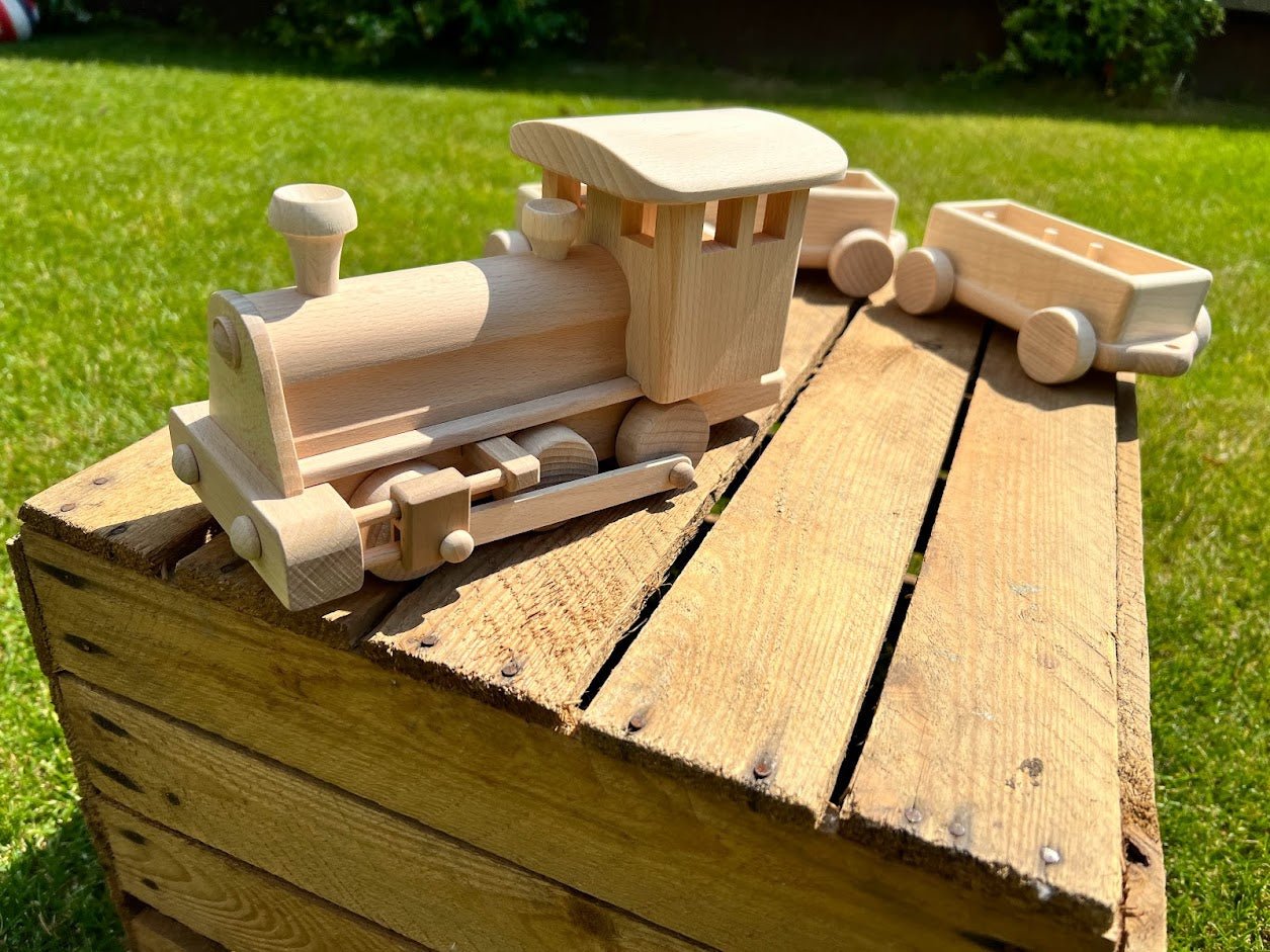 Train avec ses wagons en bois fait main - La Cabane à Loulous