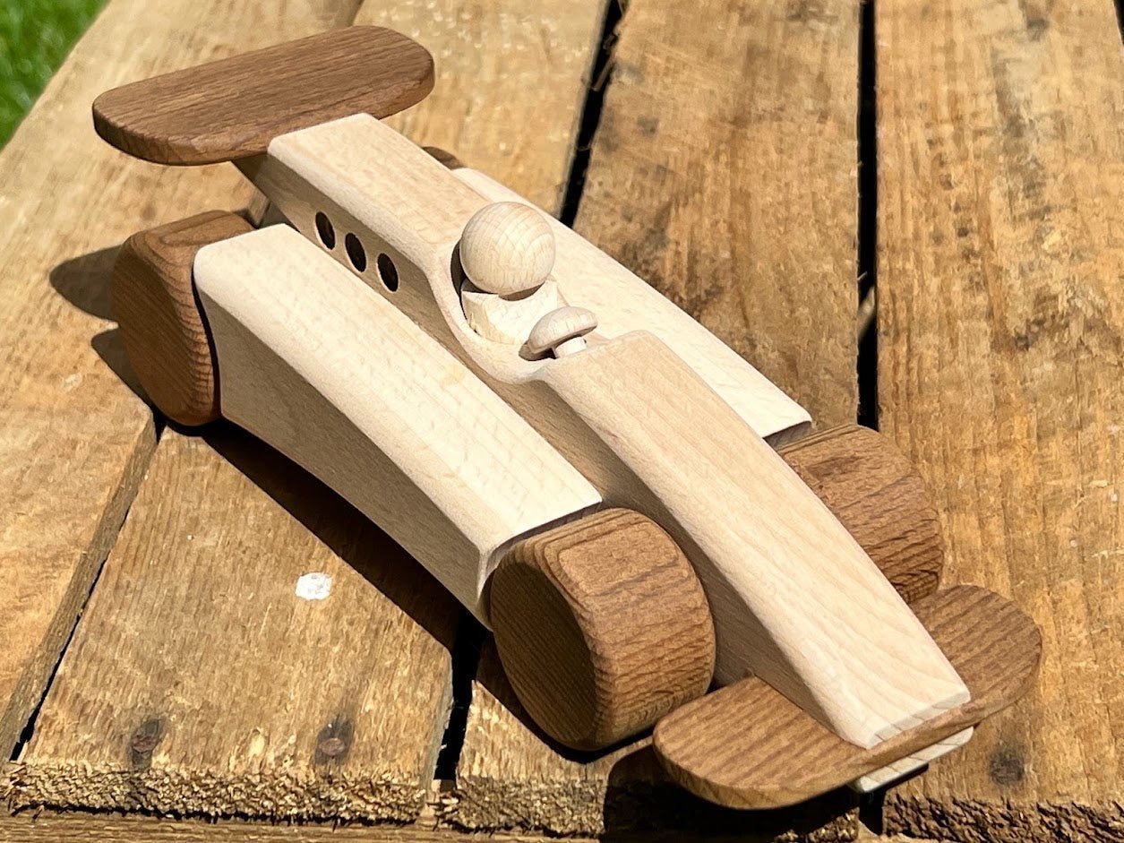 Voiture de course Formule 1 en bois : F1 artisanale avec pilote - La Cabane à Loulous
