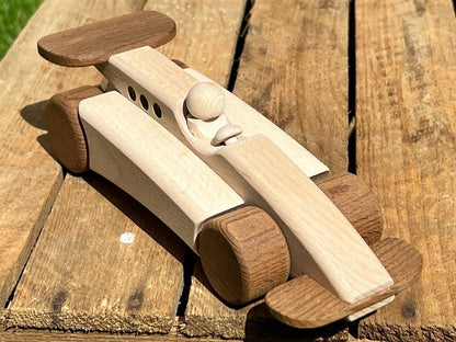 Voiture de course Formule 1 en bois : F1 artisanale avec pilote - La Cabane à Loulous