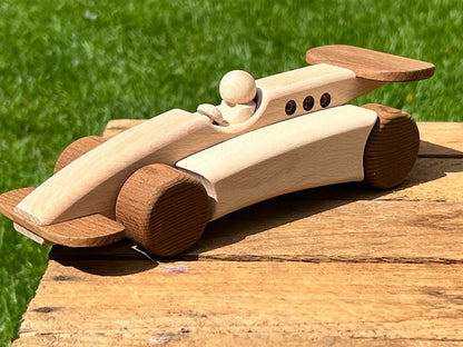 Voiture de course Formule 1 en bois : F1 artisanale avec pilote - La Cabane à Loulous